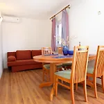 Apartman By The Sea Zuronja - Peljesac - 10123 *